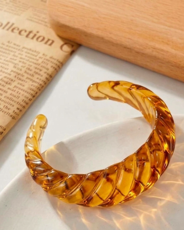 Spiral Resin Bangle – Brown